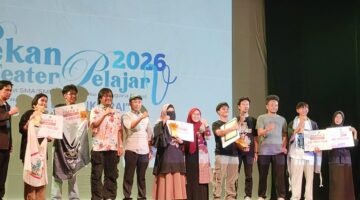 Generasi muda NTB masih memiliki ruang untuk merawat imajinasi, membaca realitas sosial, sekaligus membangun masa depan kebudayaan mereka sendiri, dari panggung teater (Foto: aks / ceraken.id)
