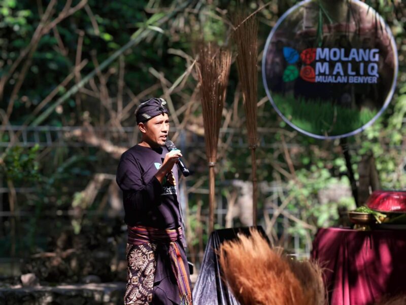 Mualan Benyer memegang peranan penting dalam kehidupan budaya masyarakat Desa Telagawaru (foto: ist   / ceraken.id)
