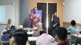 Rusdin Tompo menegaskan bahwa nilai-nilai sirik na pacce sesungguhnya bersifat universal (Foto: ist / ceraken.id)