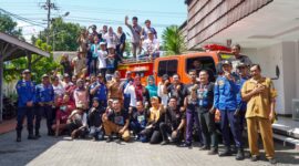 Simulasi kebakaran mengingatkan, pelestarian budaya bukan hanya soal merawat benda-benda lama, tetapi juga memastikan benda-benda itu tetap ada untuk generasi mendatang (Foto: museum ntb / ceraken.id)
