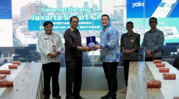 Tantangan pemerintah masa depan bukan hanya menyediakan layanan publik, melainkan juga memiliki kemampuan membaca data secara real-time (foto: ppid.mataramkota.go.id / ceraken.id)