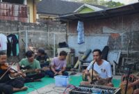 Dari perjumpaan semacam inilah, gagasan tentang musik tradisi yang futuristik perlahan dirumuskan (foto: aks / cerekan.id)