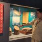 Hubertus Selasa. Baginya, setiap koleksi memiliki tugas yang jauh melampaui fungsi pameran (foto: aks / ceraken.id)
