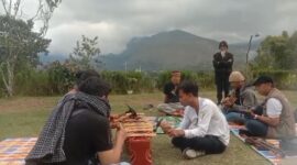 Bunyi-bunyi lama itu justru sedang disiapkan untuk menempuh perjalanan baru (foto: akmal / ceraken.id)