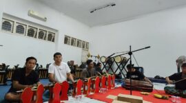 mencoba menangkap ritme kehidupan, lalu mengolahnya menjadi komposisi baru (foto: aks / ceraken.id)