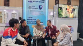Dari barter menuju uang. Dari uang kertas menuju transaksi tanpa uang fisik (foto: aks / ceraken.id)