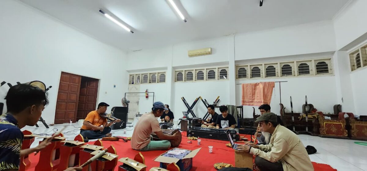 Sebuah kemungkinan baru tentang bagaimana musik tradisi NTB dapat bergerak (foto: aks / ceraken.id)